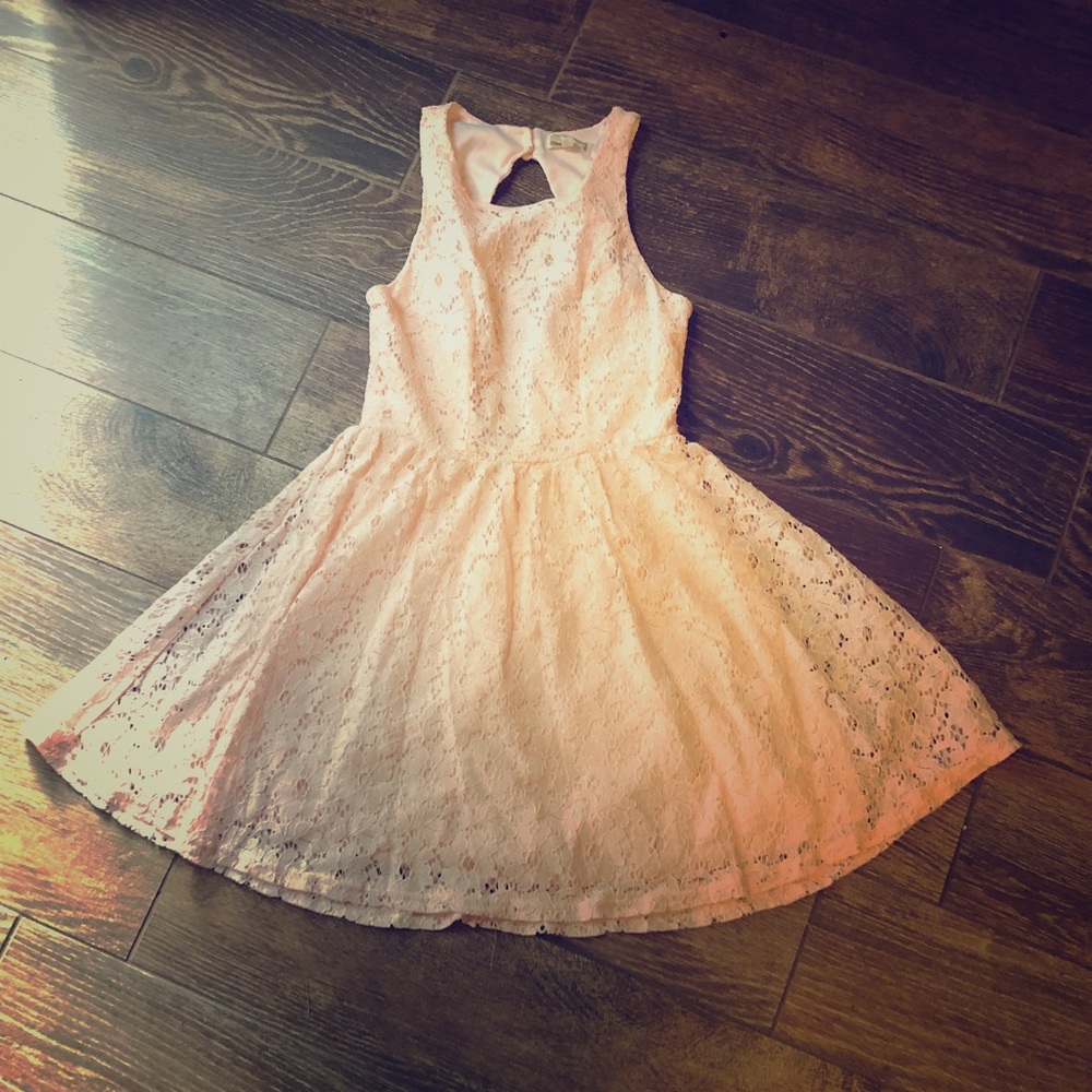 Juniors Small Light Pink Lace Dress